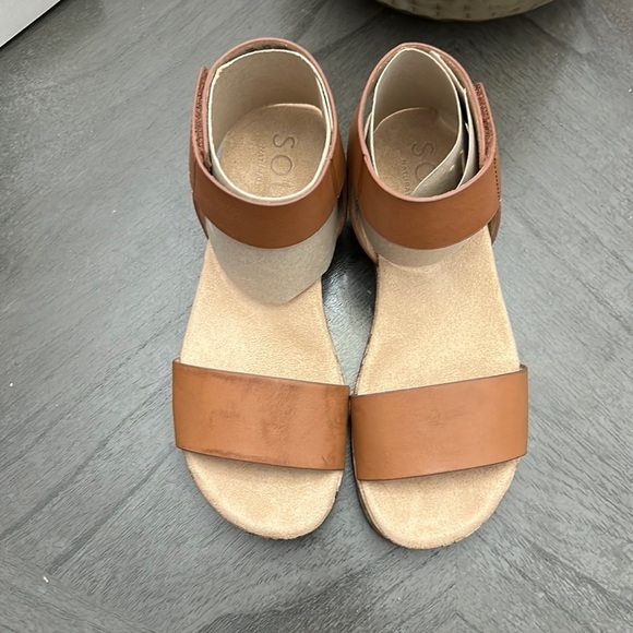 SOUL NATURALIZER Detail Ankle Strap Sandal (WIDE) - Picture 4 of 13